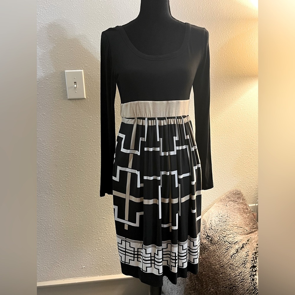 Maternity dress baloney. Black and tan.